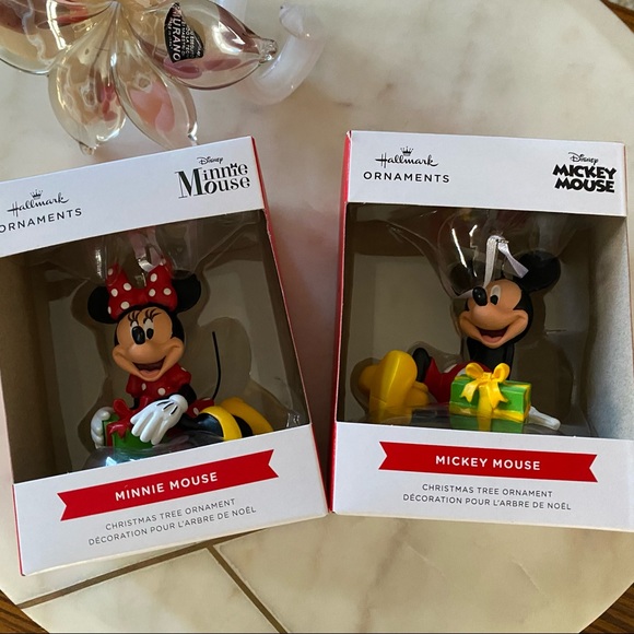 🎁🎄HALLMARK Disney MINNIE & MICKEY MOUSE Christmas Tree ORNAMENT LOT of 2 🎄🎁 - Picture 2 of 7